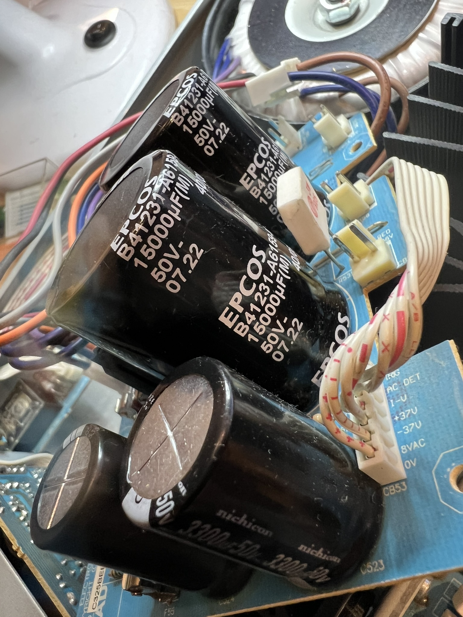 Neue Netzteilelkos im Detail