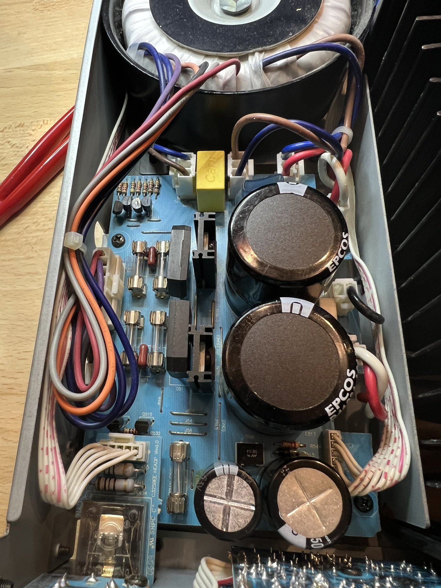 EPCOS und Nichicon Elkos im Netzteil